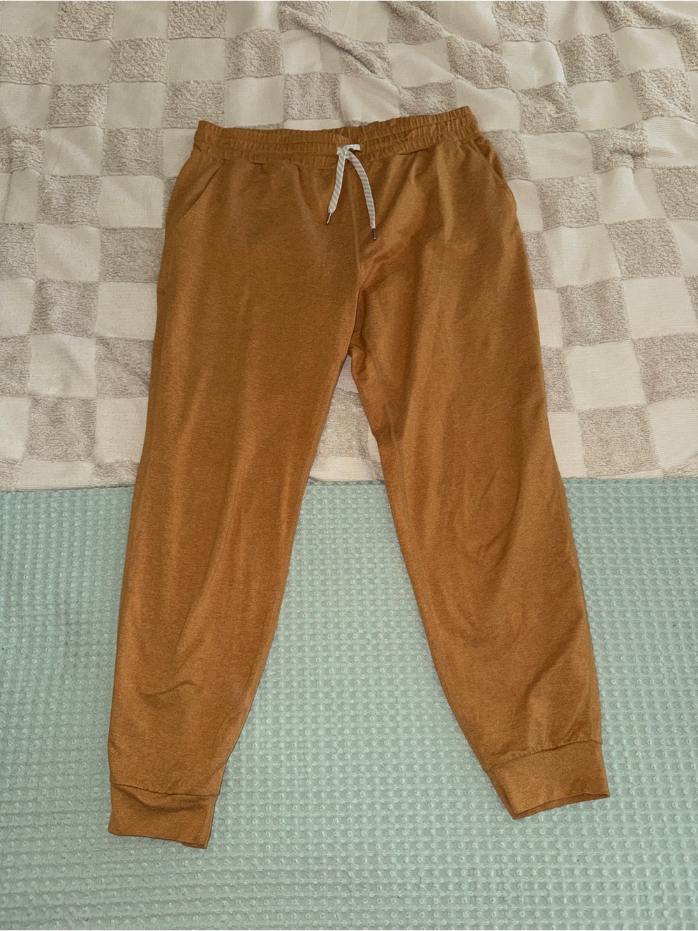 Vuori Women's Performance Jogger size M